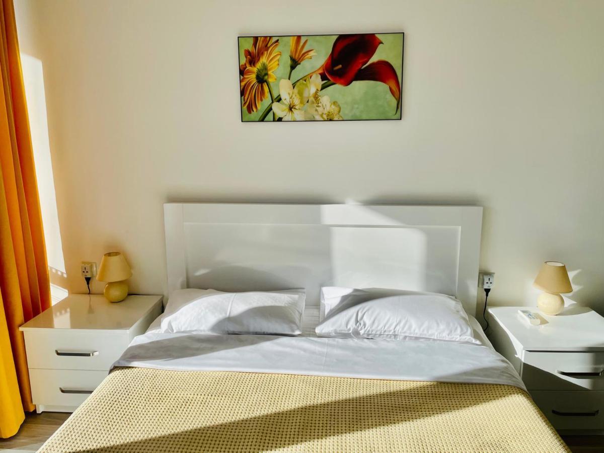 Sea View Apartments Orbi Beach Tower 바투미 외부 사진