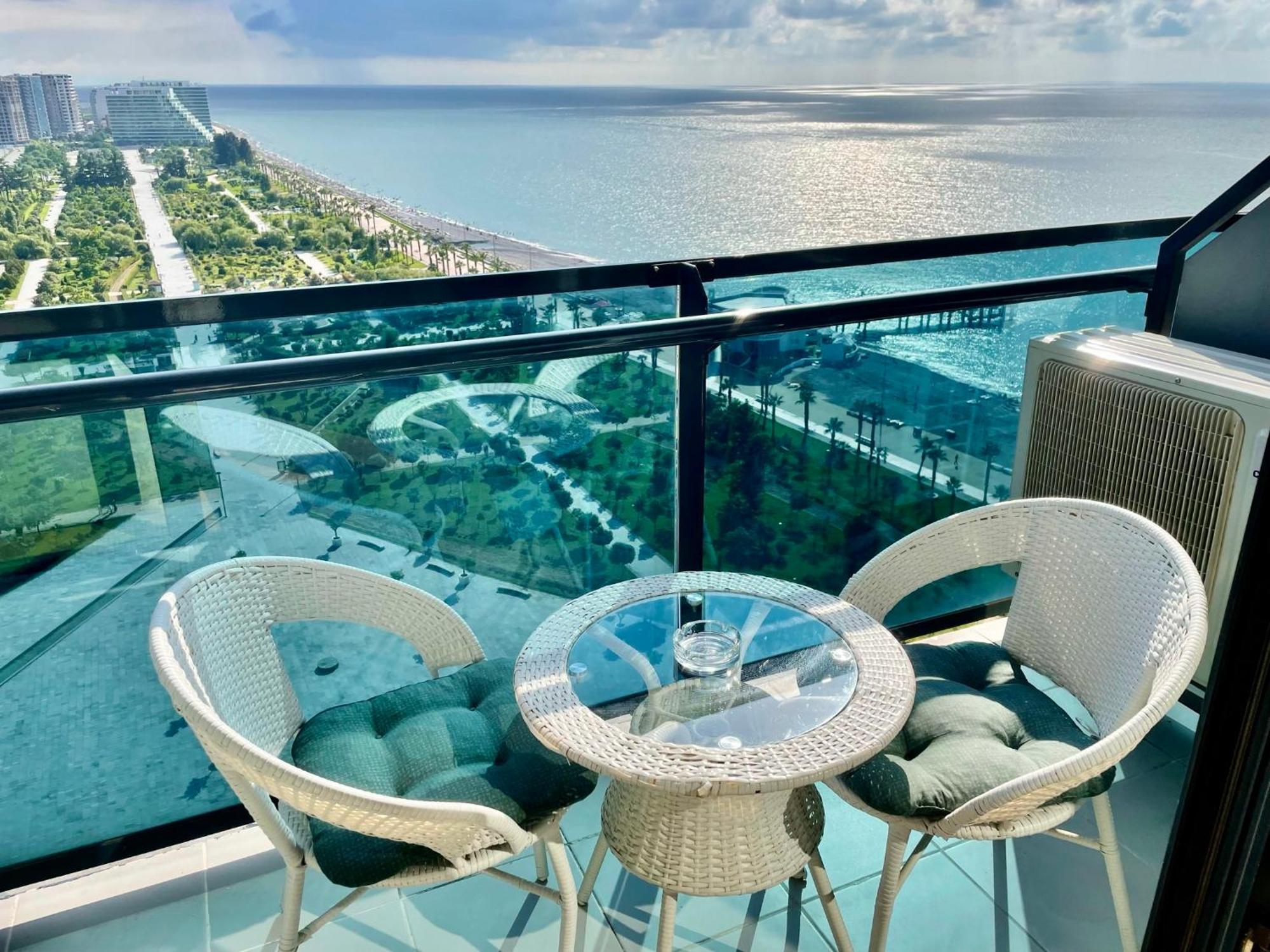 Sea View Apartments Orbi Beach Tower 바투미 외부 사진
