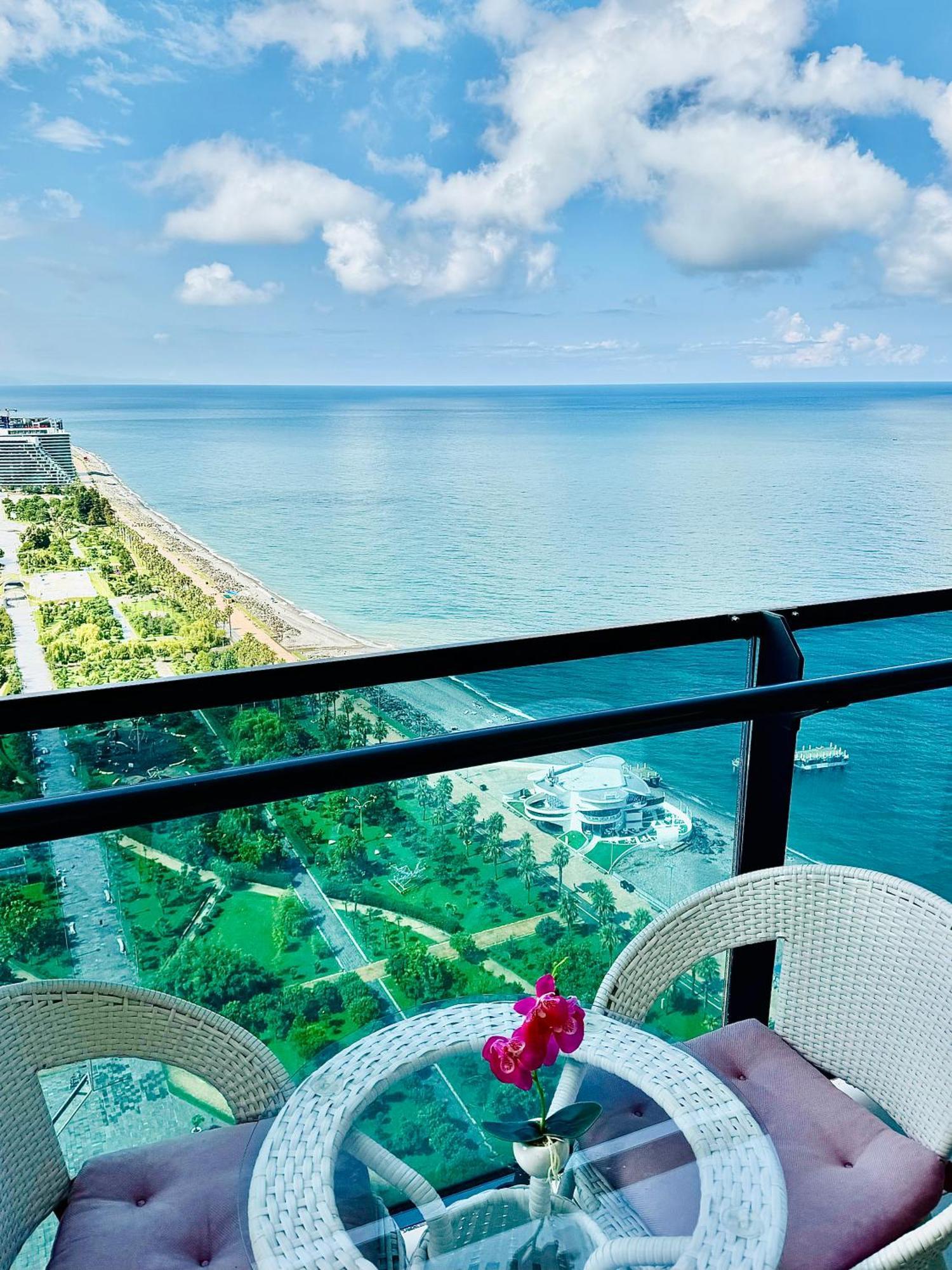 Sea View Apartments Orbi Beach Tower 바투미 외부 사진
