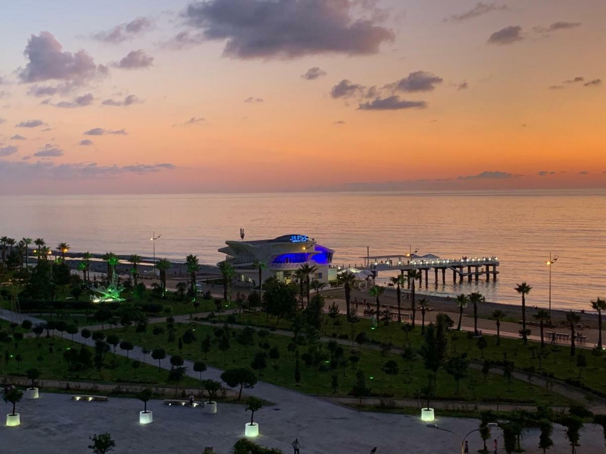 Sea View Apartments Orbi Beach Tower 바투미 외부 사진